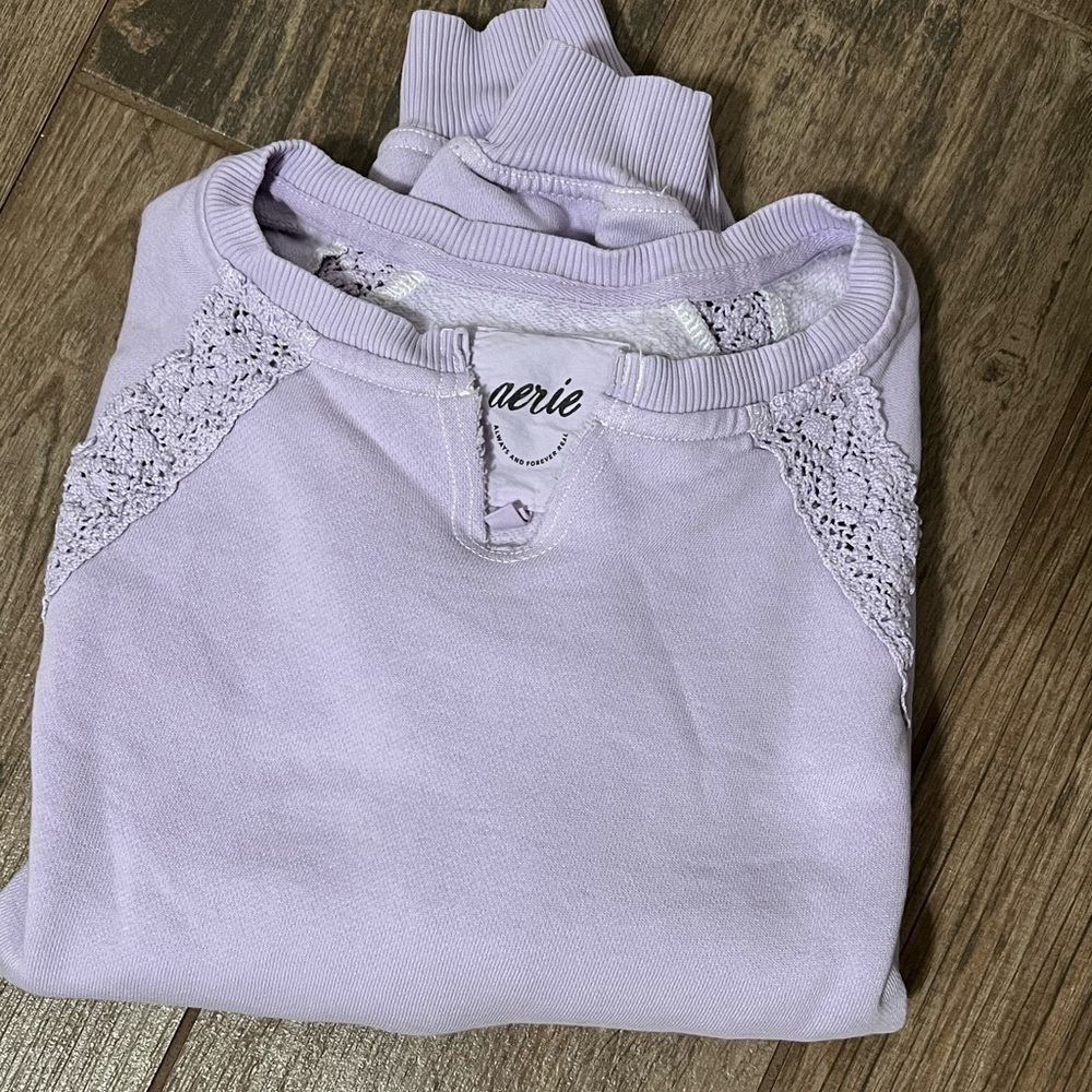 Aerie Hey Crochet Lavender Purple Sweatshirt Medium Excellent Condition - Picture 2 of 6